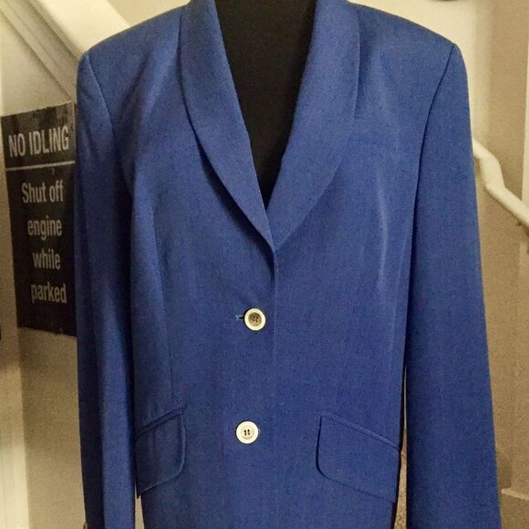 Beautiful suit by Ara size 42/14 - Picture 1 of 2